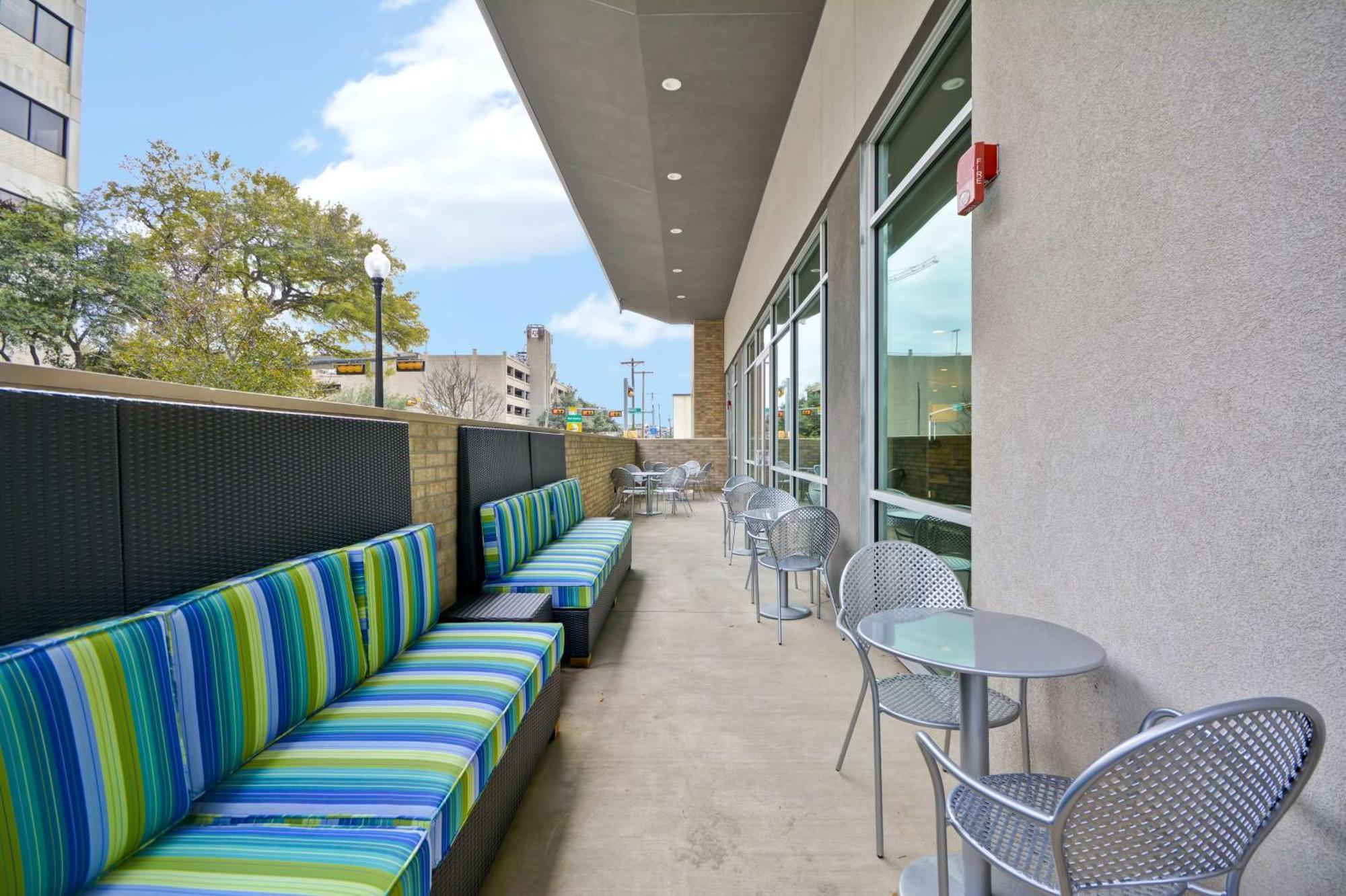 Home2 Suites By Hilton Dallas Downtown At Baylor Scott & White Екстер'єр фото